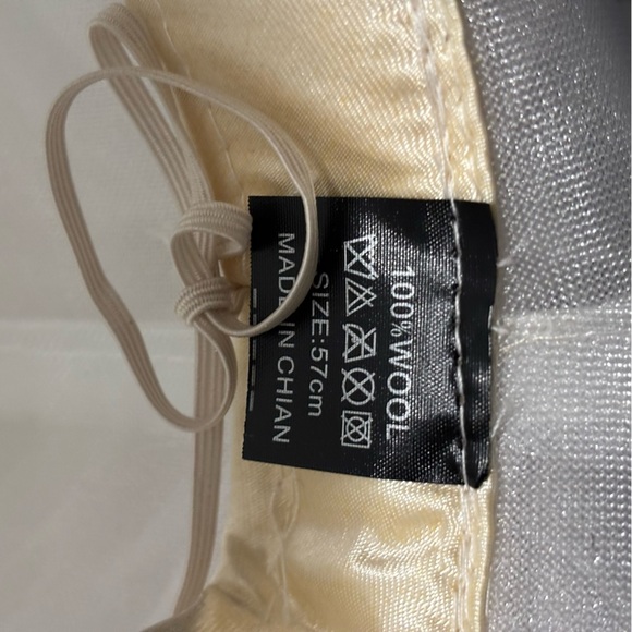 Women’s Church / Derby Hat. 100% Wool. With netting. White with black decor. - Picture 6 of 6